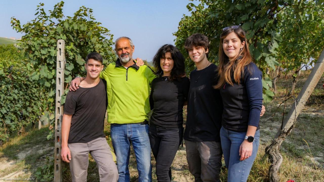 Cascina Rocca Agriturismo B&B La Morra Kültér fotó