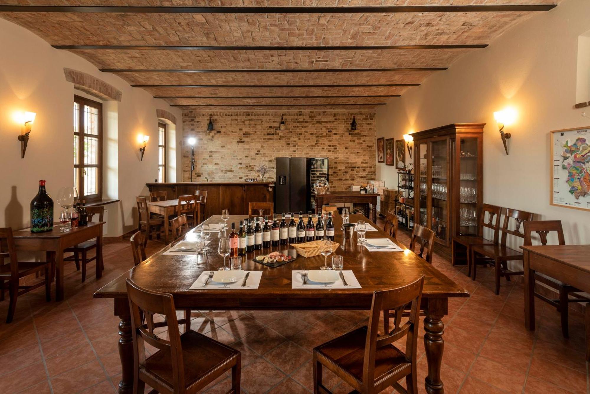 Cascina Rocca Agriturismo B&B La Morra Kültér fotó