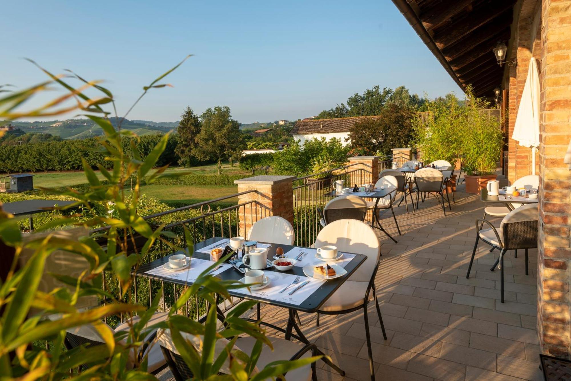 Cascina Rocca Agriturismo B&B La Morra Kültér fotó