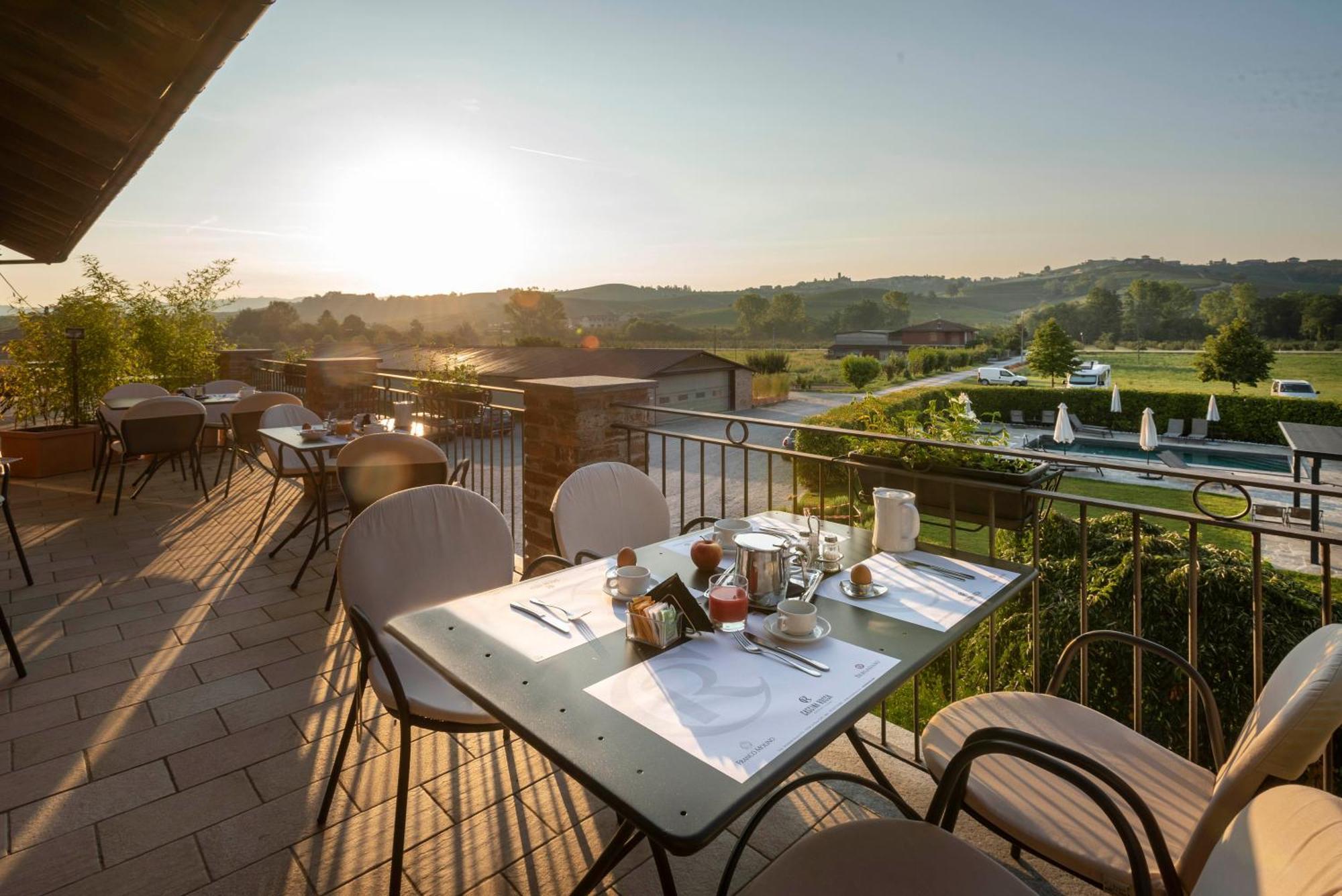 Cascina Rocca Agriturismo B&B La Morra Kültér fotó